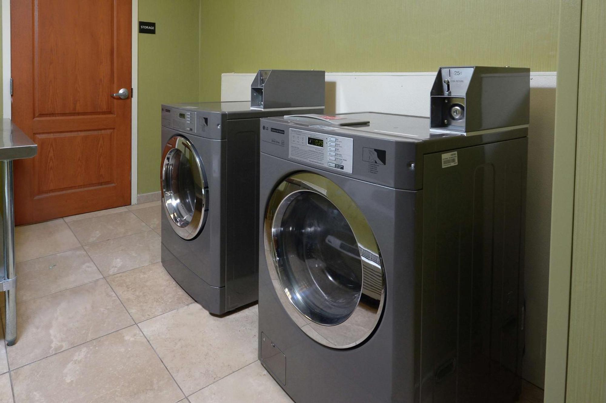 Hampton Inn & Suites Клинтон Экстерьер фото
