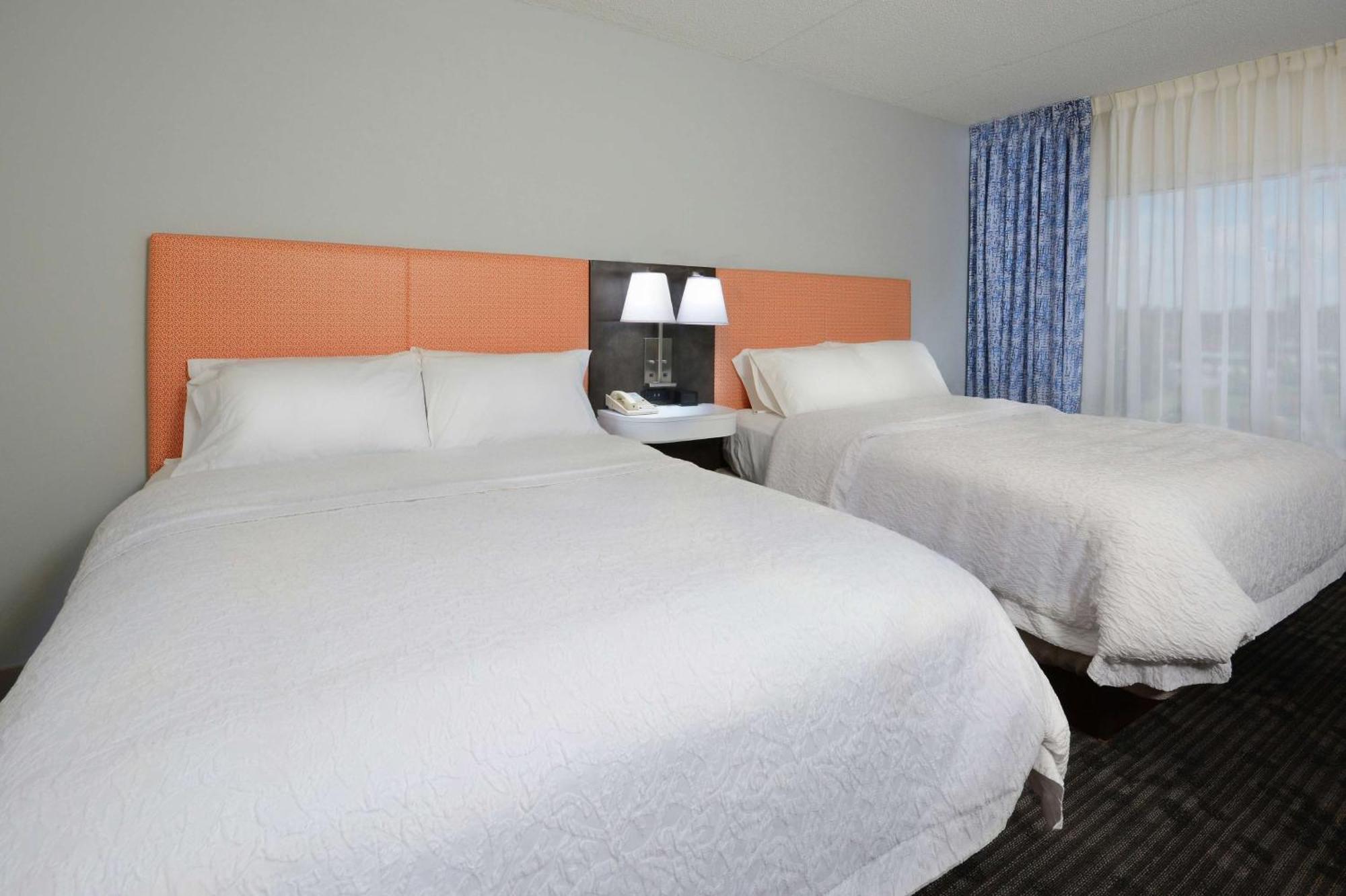 Hampton Inn & Suites Клинтон Экстерьер фото